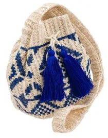 mala-slomiana-torebka-worek-z-pomponami-idealna-na-lato-cavaldi