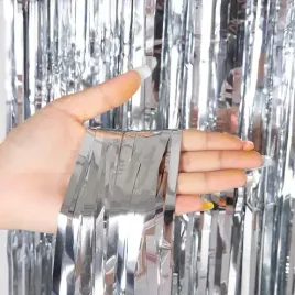 kurtyna-girlanda-tlo-do-zdjec-scianka-srebrna