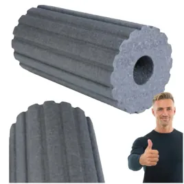 twardy-roller-do-masazu-walek-do-rolowania-blackroll-groove-pro