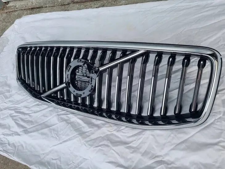 atrapa-grill-volvo-xc60-18-20-chrom-strona-zabudowy-przod