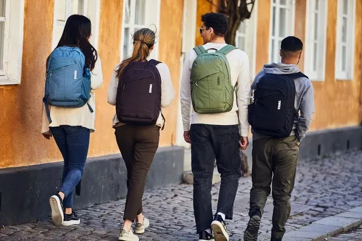 plecak-miejski-na-laptopa-thule-notus-backpack-20l-plec-produkt-uniseks