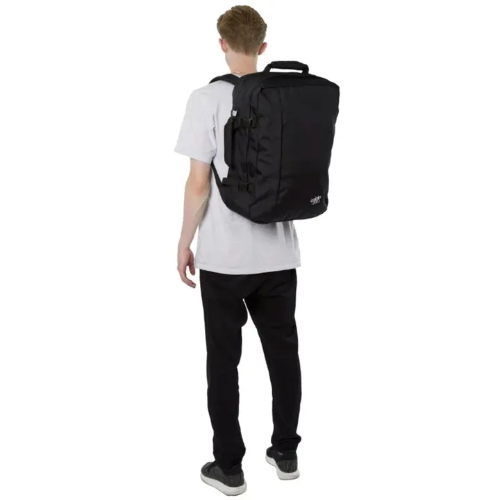 plecak-kabinowy-cabinzero-classic-44l-absolute-black-stan-nowy