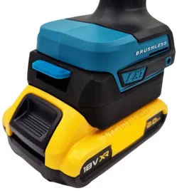 adapter-baterii-dewalt-do-narzedzi-makita-lxt-na-akumulator-przejsciowka