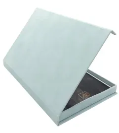 pudelko-na-zdjecia-welurowe-15x21-15x23-50-zdjec-niebieskie-mozliwy-grawer