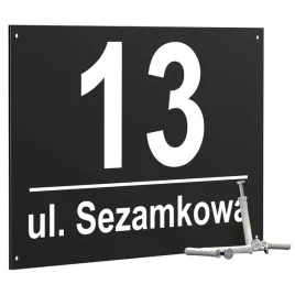 numer-domu-na-dom-tabliczka-adresowa-z-numerem-domu-czarna-32x21-4-kolki