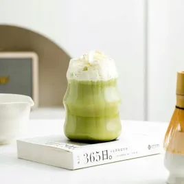 zestaw-prezentowy-do-herbaty-matcha-czarka-miotelka-podstawka-lyzeczka