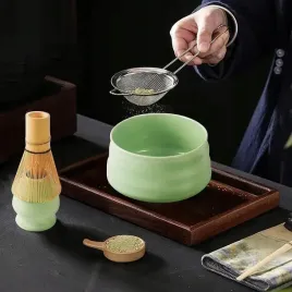 zestaw-prezentowy-do-herbaty-matcha-czarka-miotelka-podstawka-lyzeczka