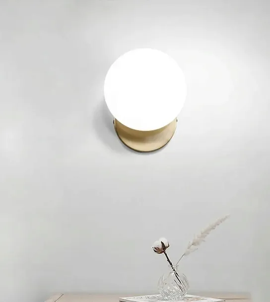 lampa-app950-1w-gold-material-dominujacy-szklo