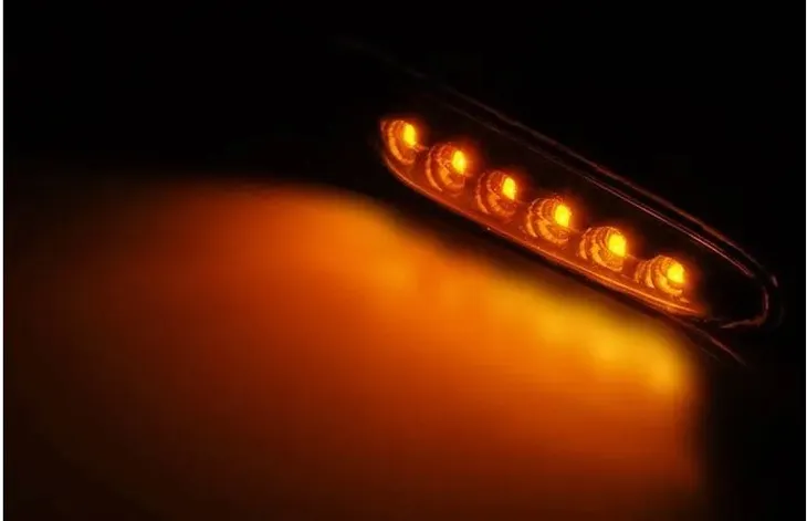 kierunkowskazy-boczne-bmw-e46-e60-e90-smoke-led-numer-katalogowy-oryginalu-kbbm29