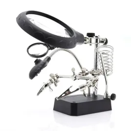 trzecia-reka-z-lupami-uchwyt-montazowy-3-lupa-podswietlenie-led