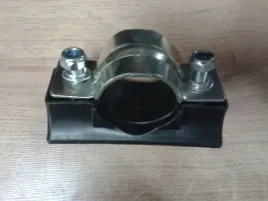 uchwyt-blotnika-plastikowy-42mm-ze-sruba