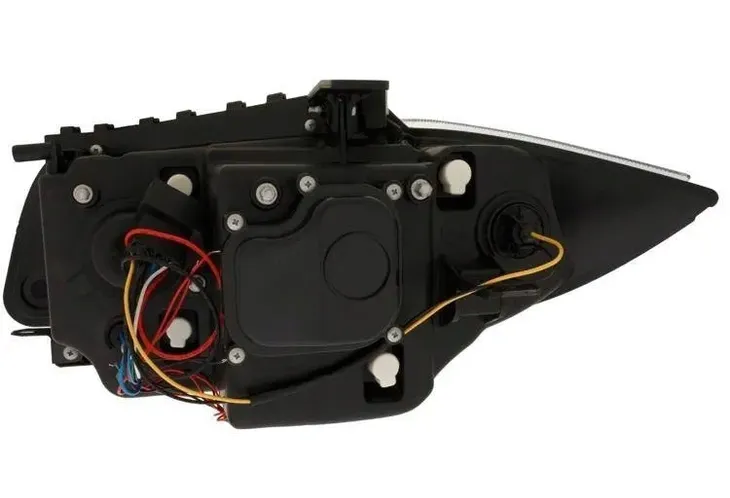 lampy-przednie-reflektory-bmw-e87-e81-ringi-black-jakosc-czesci-zgodnie-z-gvo-p-zamiennik-o-jakosci-porownywalnej-do-oryginalu