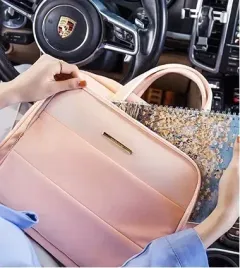 stylowa-damska-rozowa-torba-etui-shouldcat-na-laptopa-156