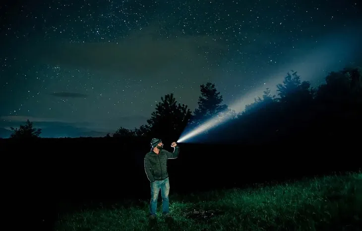 latarka-superfire-a10-550lm-usb-waga-z-opakowaniem-0-2-kg