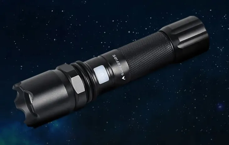 latarka-superfire-a10-550lm-usb-kolor-dominujacy-czarny