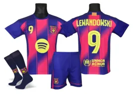 lewandowski-barcelona-koszulka-spodenki-getry-122