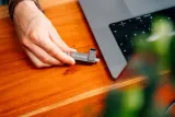verbatim-pendrive-256gb-usb-a-usb-c-dual-quickstick-32041-kolor-czarny