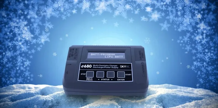 ladowarka-skyrc-e680-model-e680