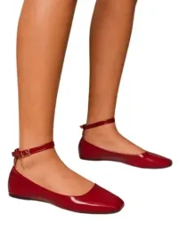 shein-czerwone-baleriny-z-paskiem-i-kwadratowym-noskiem-395-1el