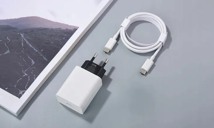 ladowarka-google-ga03502-eu-usb-c-30w-21v-dlugosc-przewodu-0-m