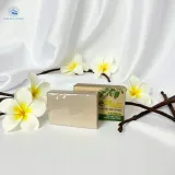 mydlo-do-wlosow-i-ciala-z-czystej-oliwy-z-oliwek-z-grecji-o-zapachu-wanilii-problem-skory-nie-dotyczy