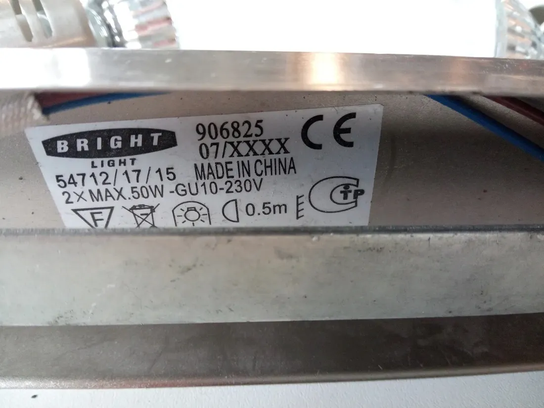 reflektor-sufitowy-bright-light-gu10-stan-powystawowy