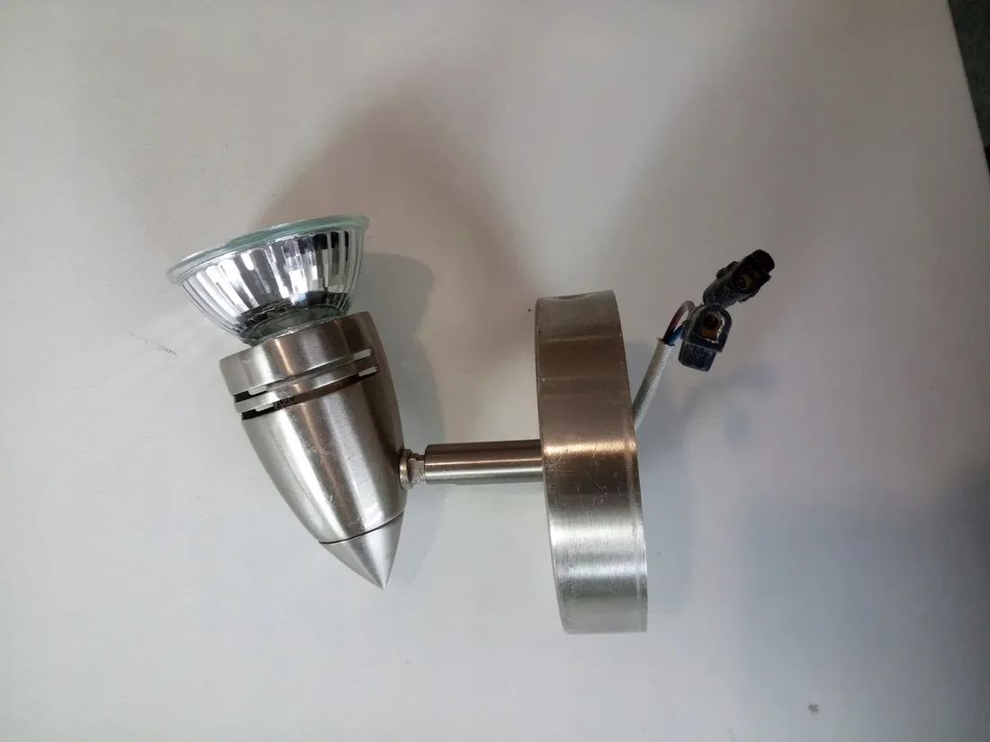 reflektor-sufitowy-bright-light-906825-stan-powystawowy