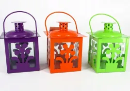 latarenka-z-kwiatuszkiem