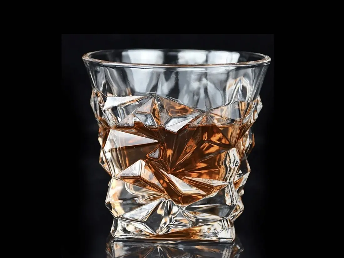 zestaw-4-szklanek-do-whisky