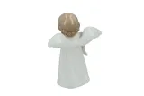 figurka-dziewczynka-material-wykonania-porcelana