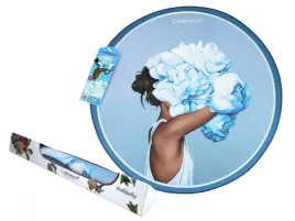 podkladka-na-stol-okragla-l-lozano-kwiaty-na-glowie-blekit-carmani