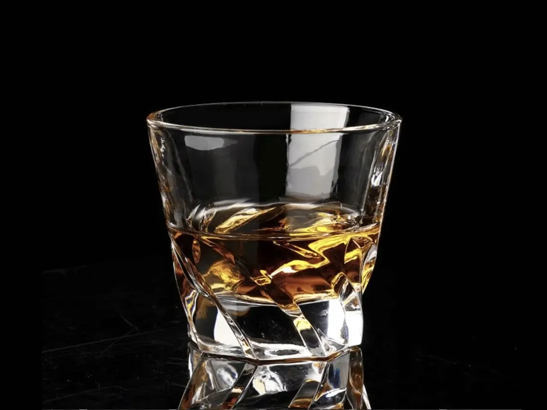 zestaw-4-szklanek-do-whisky