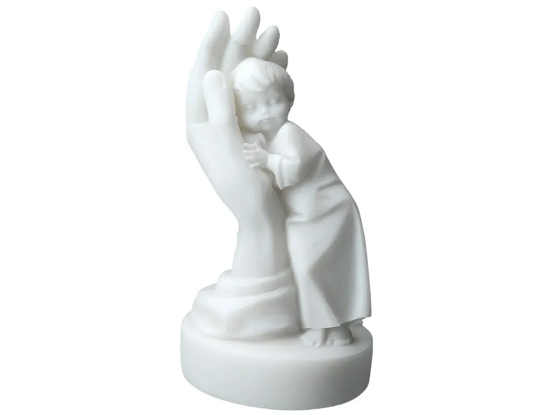 chlopczyk-na-dloni-alabaster-grecki