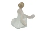 figurka-mala-baletnica-material-wykonania-porcelana