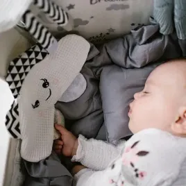 b-o-1534-przytulanka-szelescik-blinky-cloud-blink-and-shine