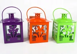 latarenka-z-kwiatuszkiem