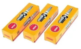 swiece-zaplonowe-ngk-triumph-street-triple-675