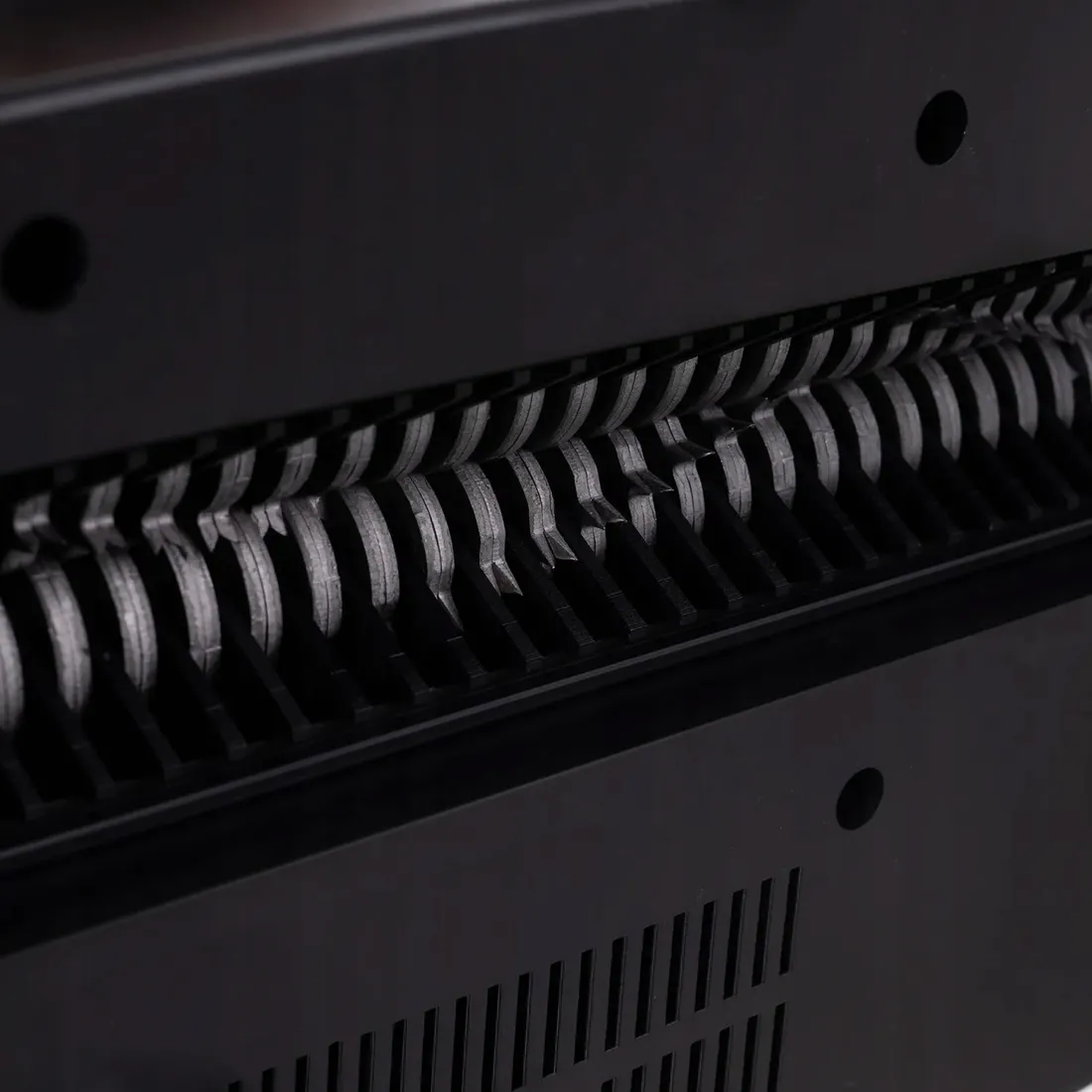 niszczarka-do-papieru-dokumentow-kart-5-arkuszy-automatyczna-mocna-xxl-12l