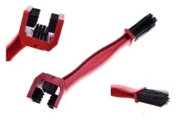 szczotka-do-czyszczenia-lancucha-w-motocyklu