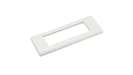 ramka-montazowa-6m-135x45-biala-na-moduly-mediabox