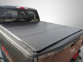 pokrywa-paki-twarda-skladana-na-3-dodge-ram-57ft-2019-2024