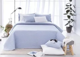 todocama-narzuta-typu-bouti-z-wzorem-pique-180x260cm-jasnoniebieski