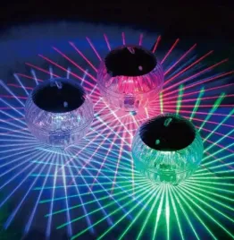 plywajaca-lampa-podwodna-na-zewnatrz-zasilana-energia-sloneczna