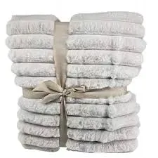 narzuta-sinsay-poliester-160-cm-x-200-cm