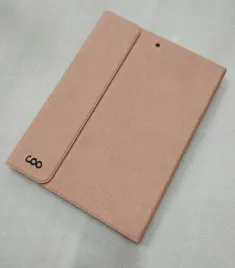 biala-klawiatura-usb-z-rozowym-etui-do-ipad-9-elegancja-i-funkcjonalnosc