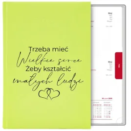 kalendarz-ksiazkowy-seledynowy-a5-2026-prezent-trzeba-miec-wielkie-serce-wz