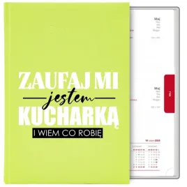 kalendarz-ksiazkowy-seledynowy-a5-2026-prezent-dla-kucharki-zafuaj-mi-wzory