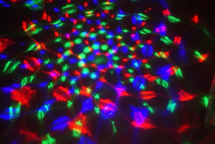 zarowka-disco-led-rgb-vakoss-party-e27-zawiera-baterie-nie
