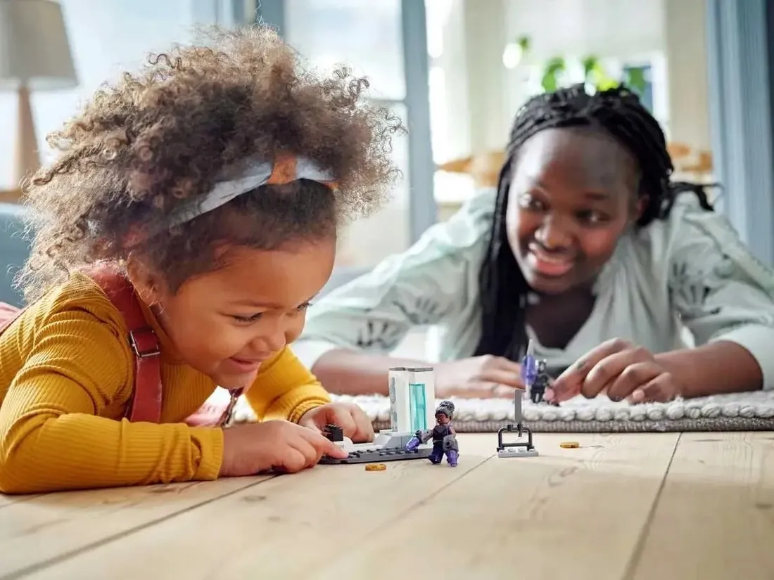 lego-super-heroes-laboratorium-shuri-stan-nowy