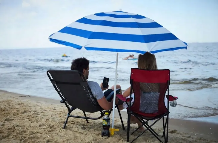 parasol-plazowy-180cm-bialoniebieski-stan-nowy-kod-producenta-jkb04